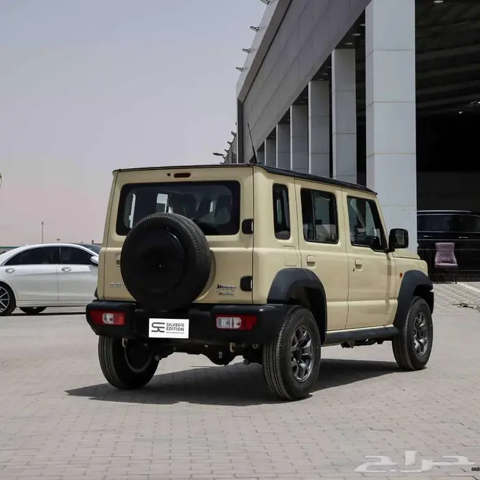 سوزوكي جمني 2025 بابين 5