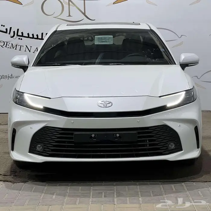 تويوتا كامري LE بنزين جنوط فتحة سقف 2025 1