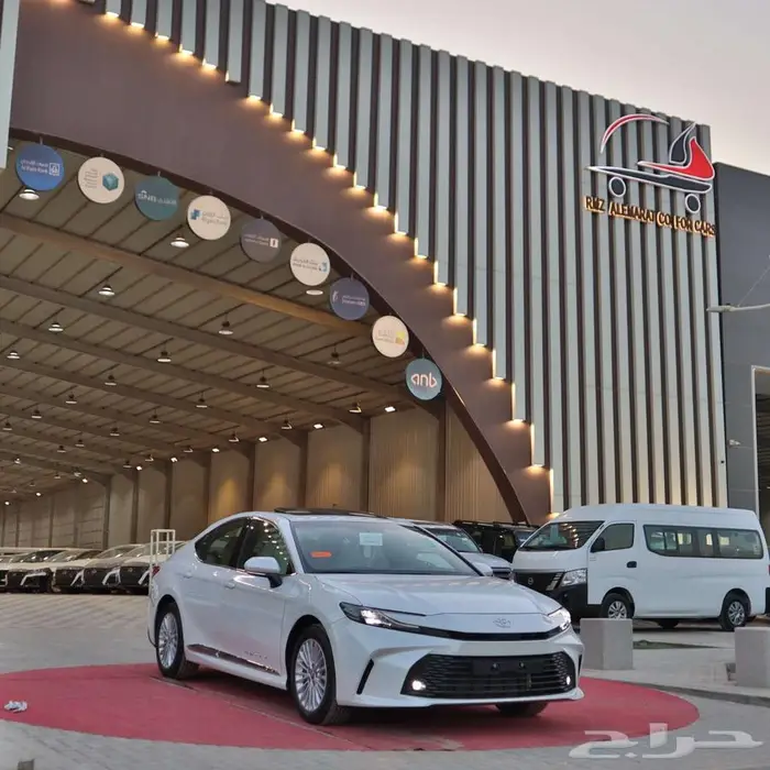 تويوتا كامري LE بنزين 2025 سعودي متوفر كل الفئات والألوان 2