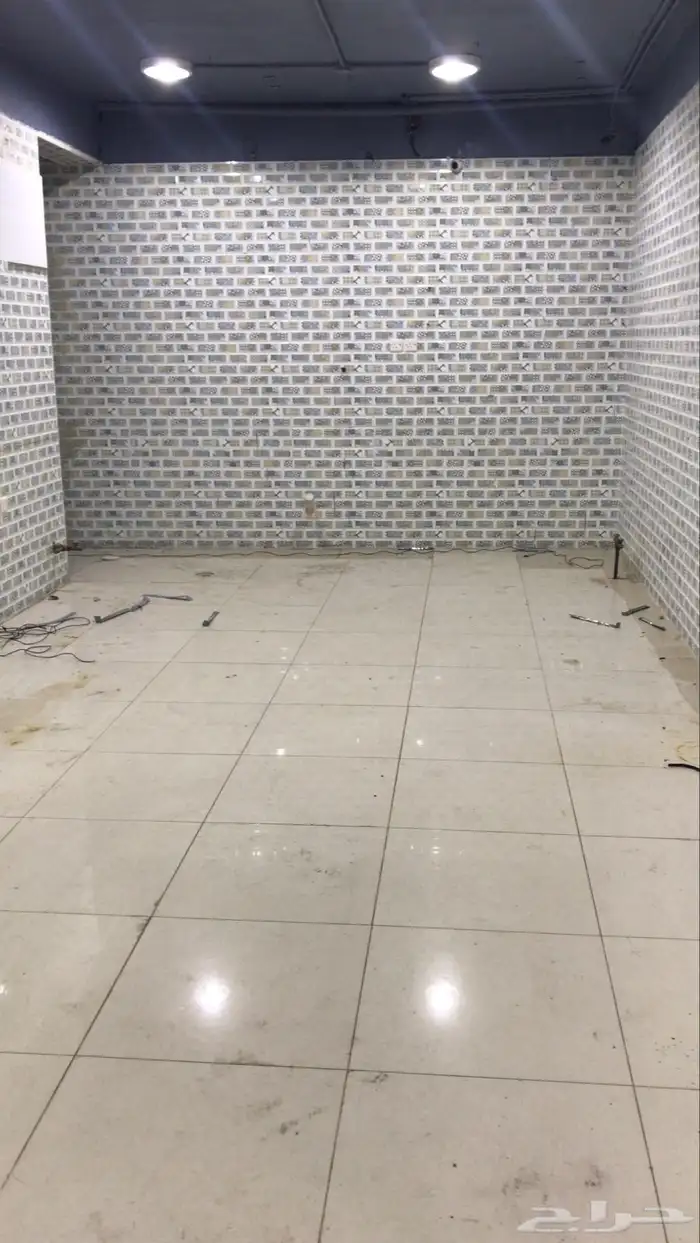 للتقبيل فتحتين جاهزه تصلح بوفيه أو مطعم صغير 2