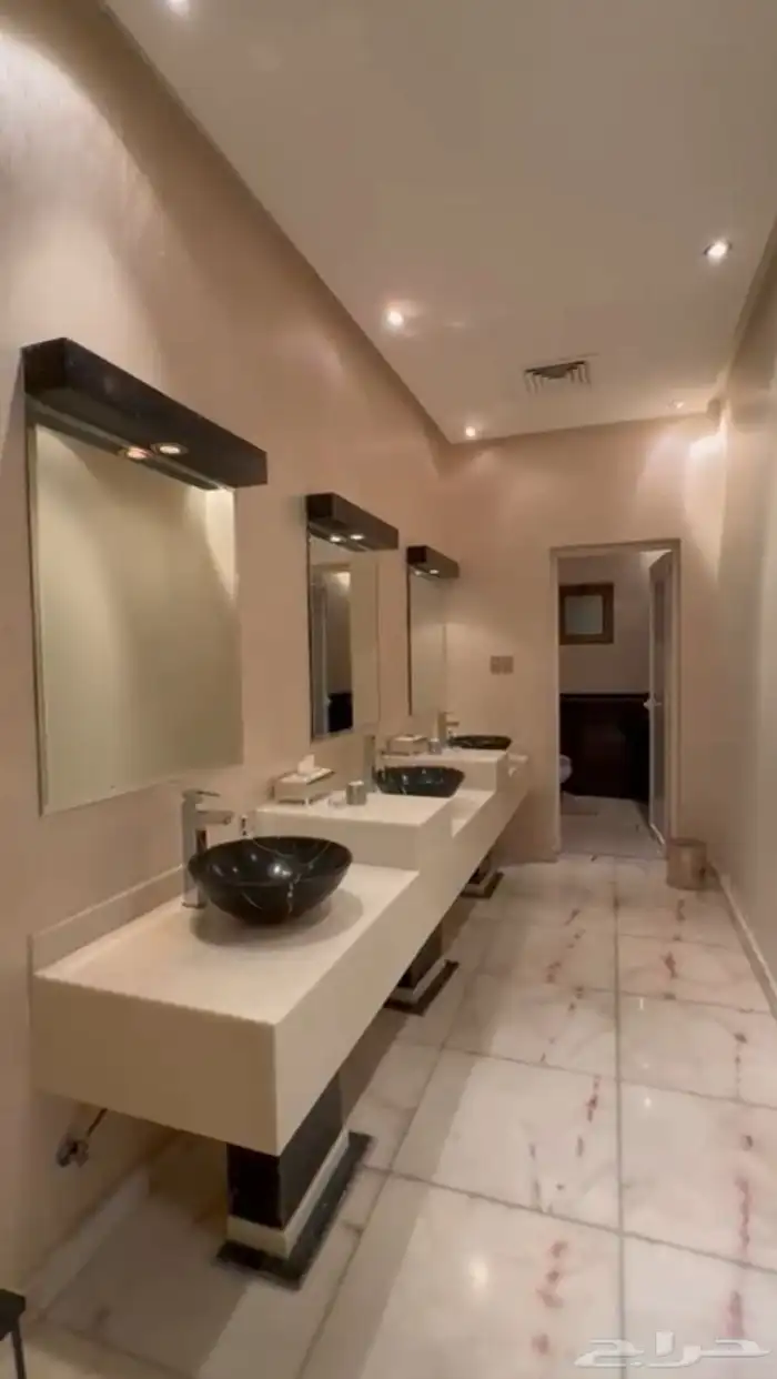 فيله للبيع حي الندى 2