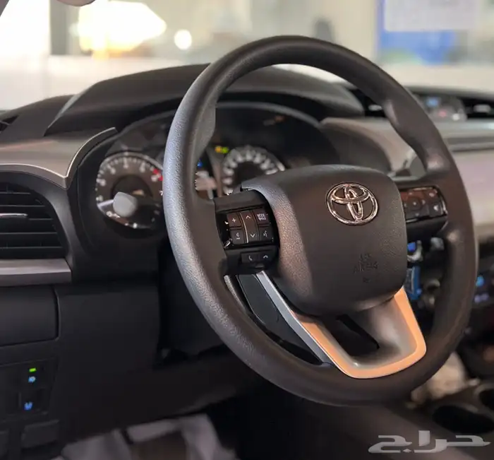 هايلكس سوبر فل كامل 2025 محرك بنزين بأقل سعر لدى الفريدي 4