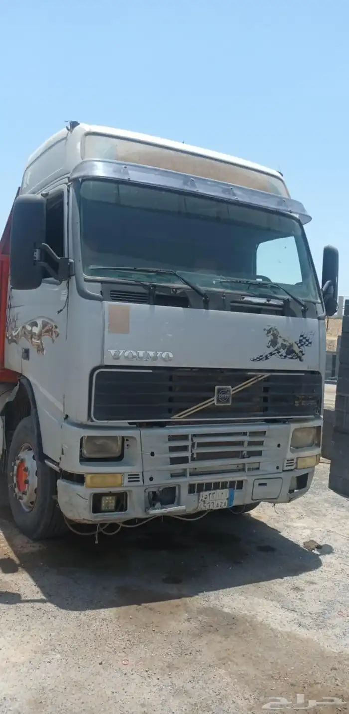 سيارة فولفو مع ونش 0