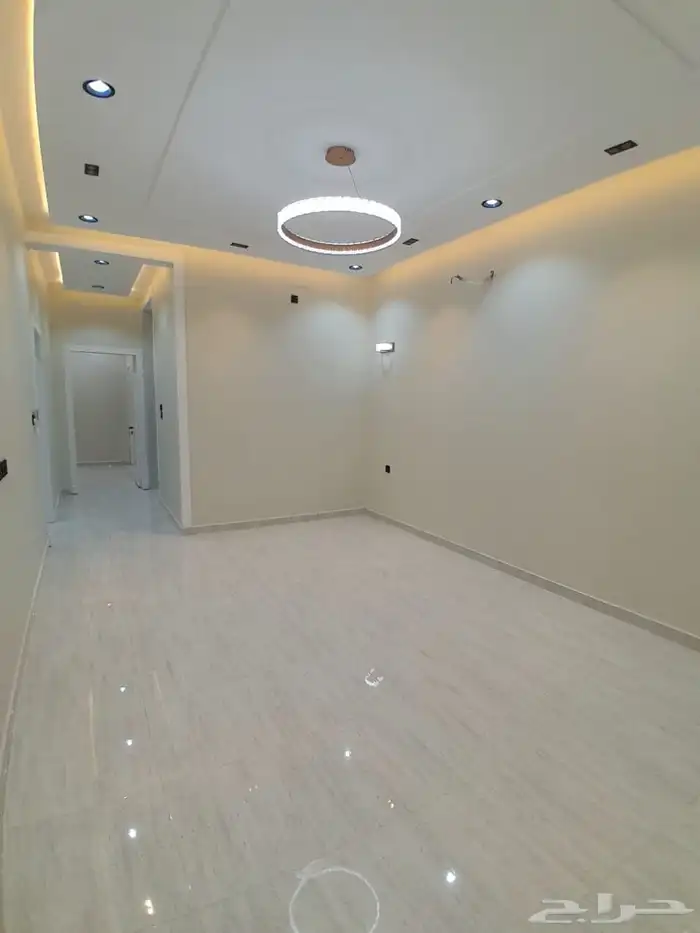 للبيع شقه دور ارضي تمليك في حي الطلح بسعر 580الف 6غرف 11