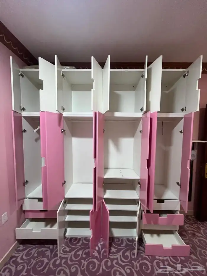 دولاب ملابس اطفال و3 اسرة مع مراتبها من ايكيا 1