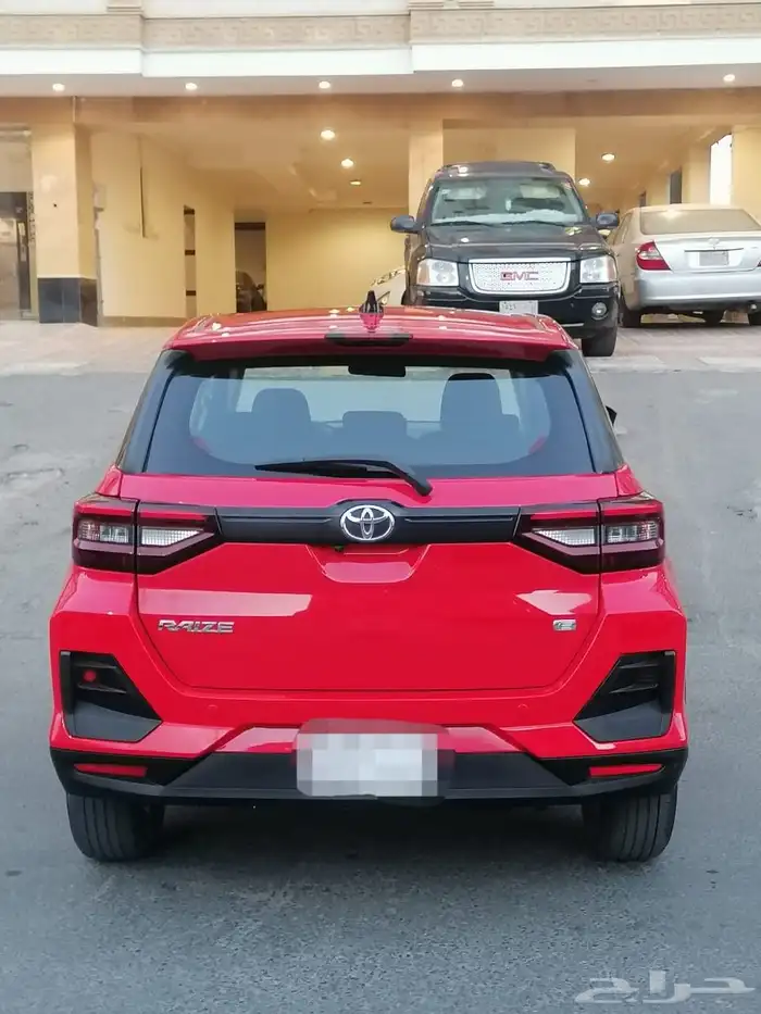 للبيع تويوتا رايز الموديل 2023 بحالة ممتازة جدا 12