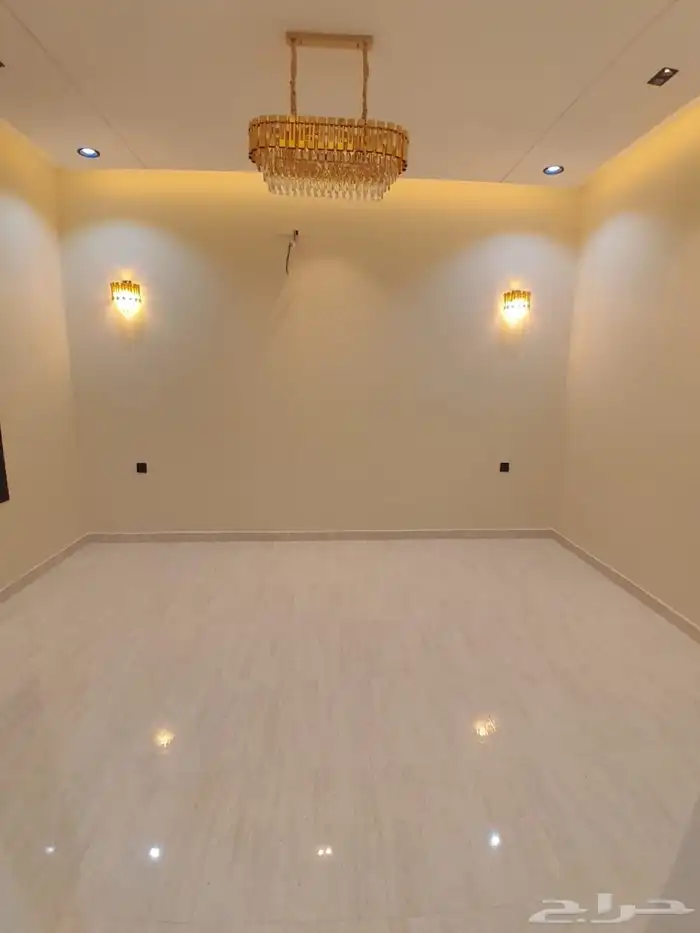 للبيع شقه دور ارضي تمليك في حي الطلح بسعر 580الف 6غرف 8