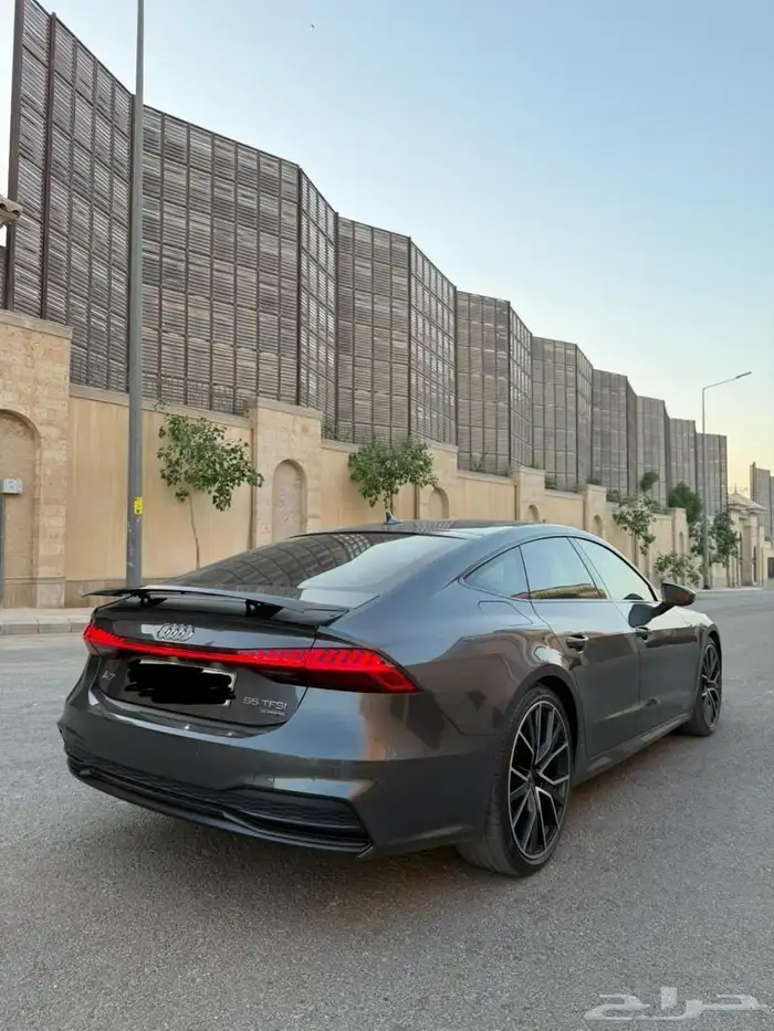 أودي 2022 A7 S Line 5