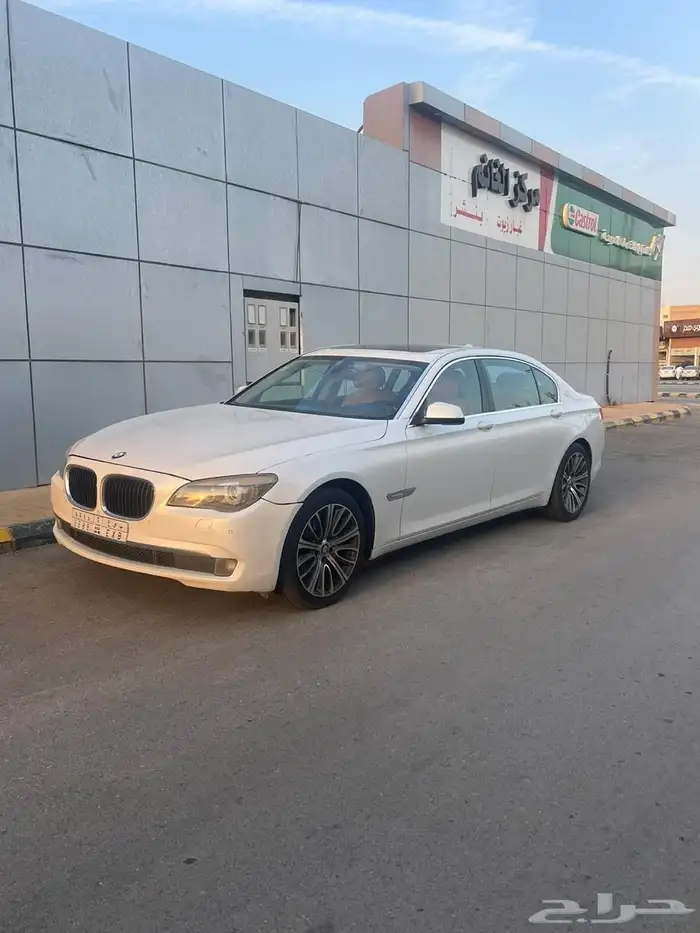 للبيع بي ام دبليو 730 1