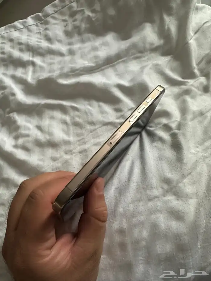 ايفون 16 pro max 4