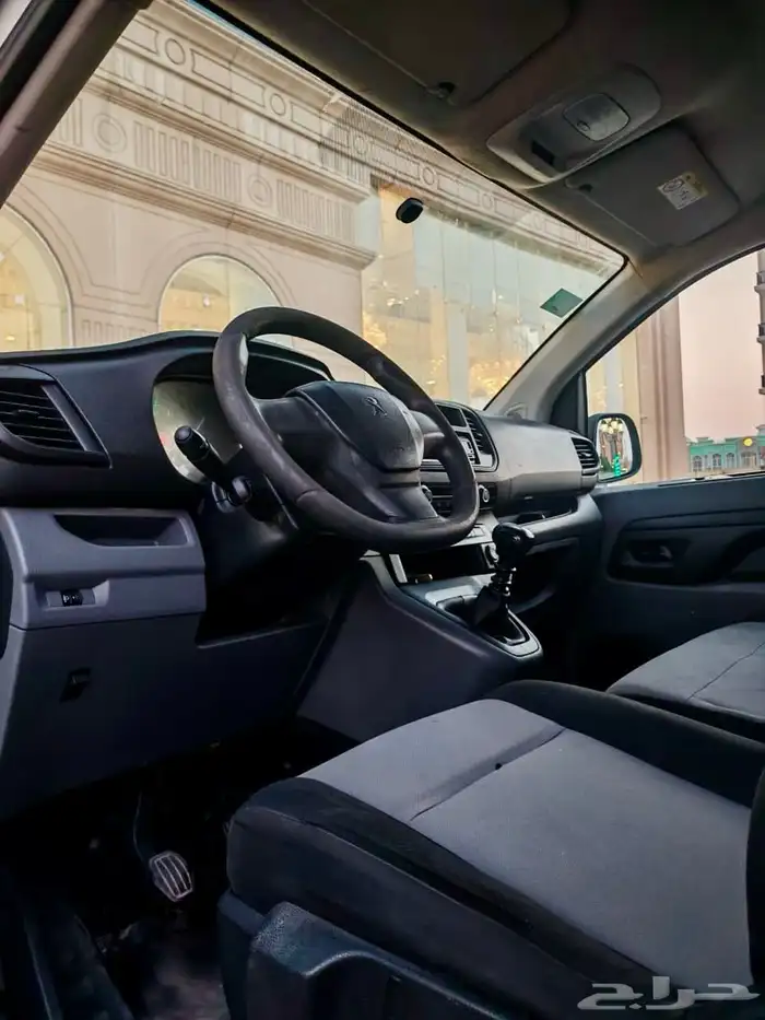 باص فان بيجو ديزل بضاعه 2018 كاش او اقساط 36