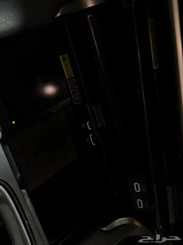 لكزس ار اكس بنزين مديل 2024 كندي عداد 18700 الف كيلو 25