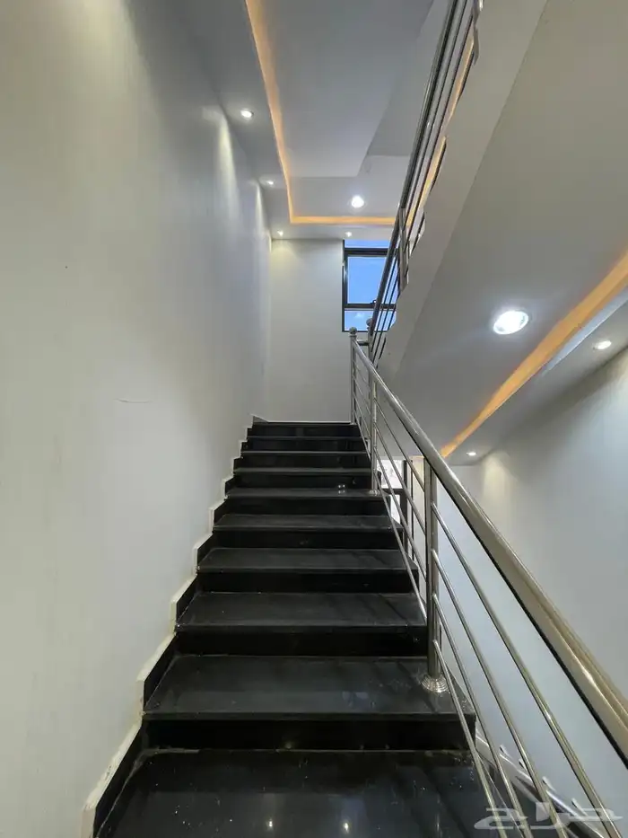 للبيع شقق علويه نظام أدوار بالمحاله ابها 500 ألف ريال 19