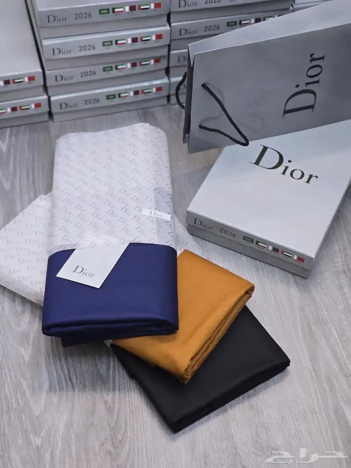 اختيار 3 قطع قماش 3