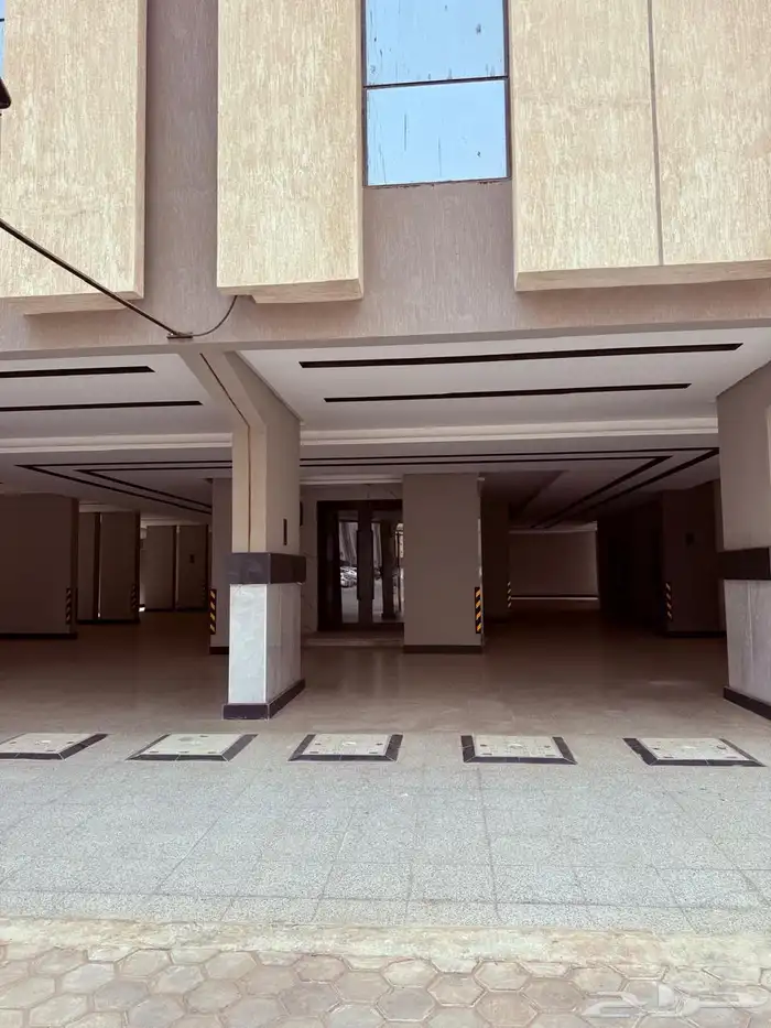 شقة روف 6 غرف بحي المروة للايجار 0