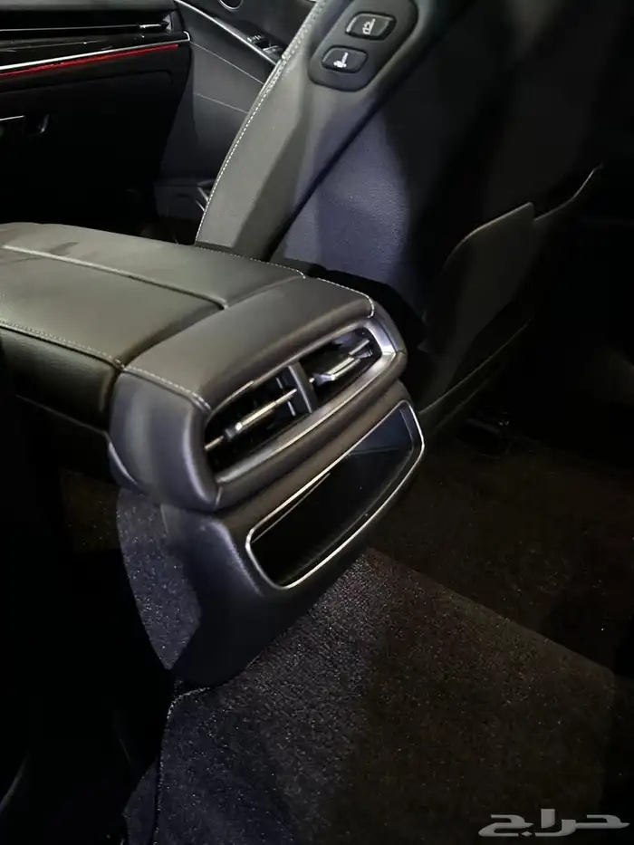 هيونداي جنيسيس اسود 2021 بنزين بطاقة جمركية وارد كوريا 10