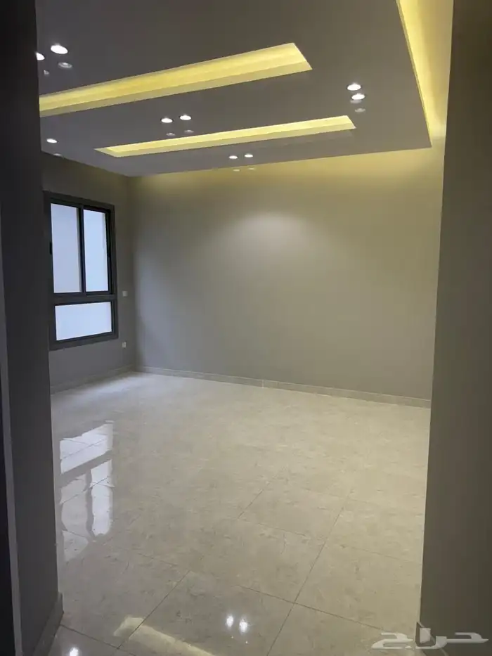 شقة روف 6 غرف بحي المروة للايجار 3