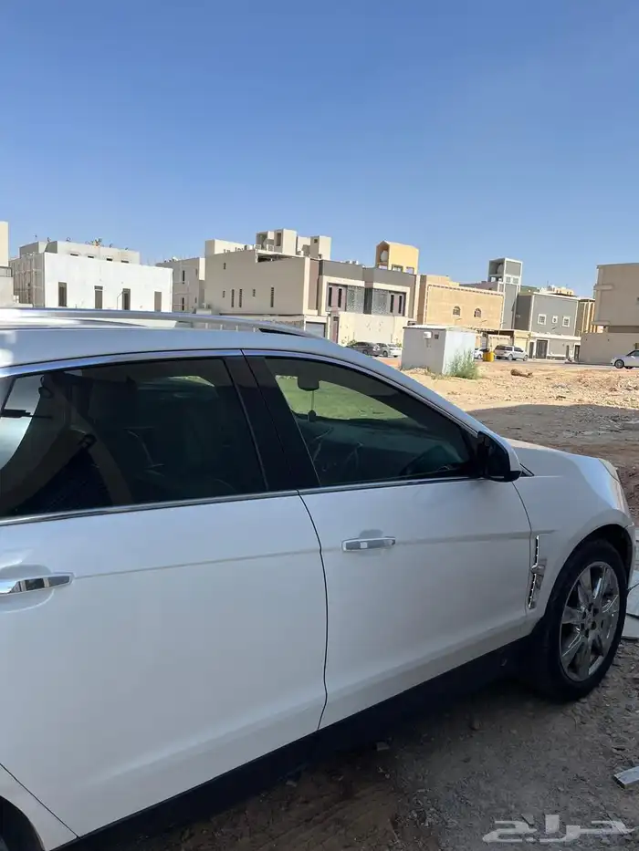 للبيع كاديلاك srx - 2010 3