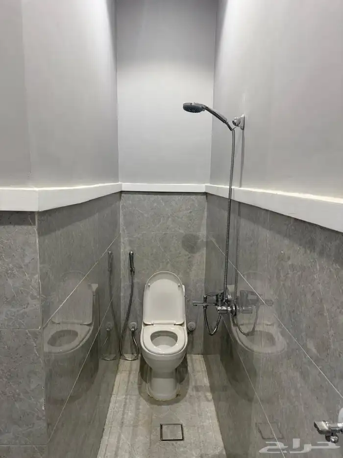 شقة روف 6 غرف بحي المروة للايجار 18