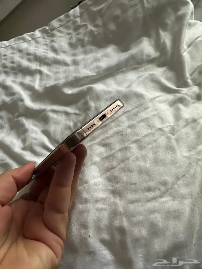 ايفون 16 pro max 3