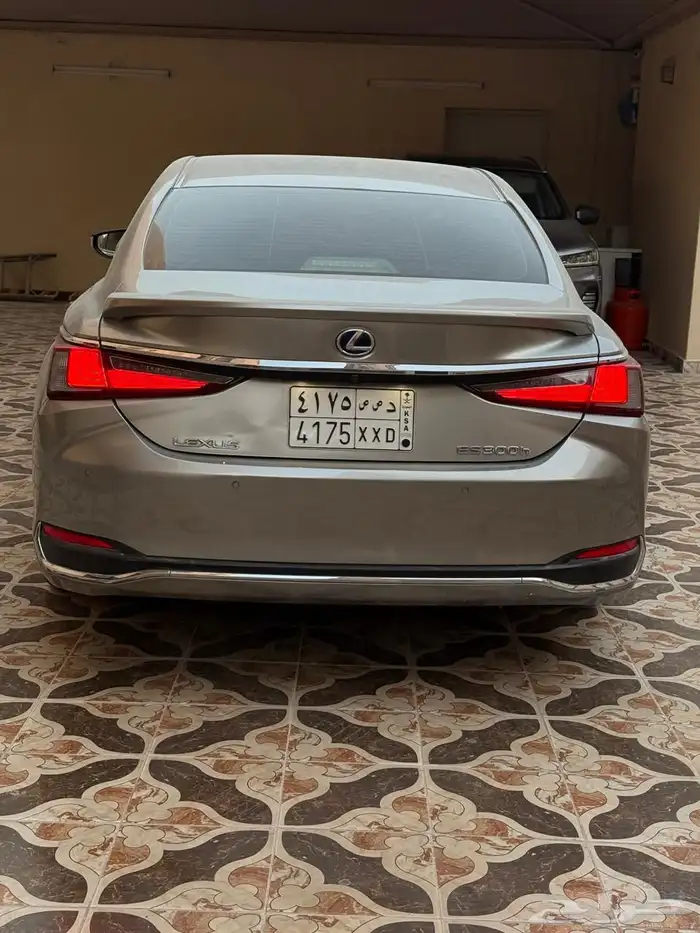 لكزز 300 هايبر 2019 8