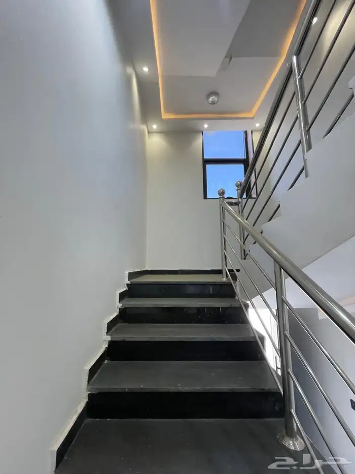 للبيع شقق علويه نظام أدوار بالمحاله ابها 500 ألف ريال 3