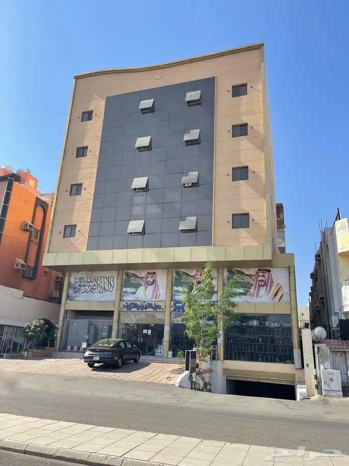 عمارة ( لقطه ) في حي النعيم 525م 1