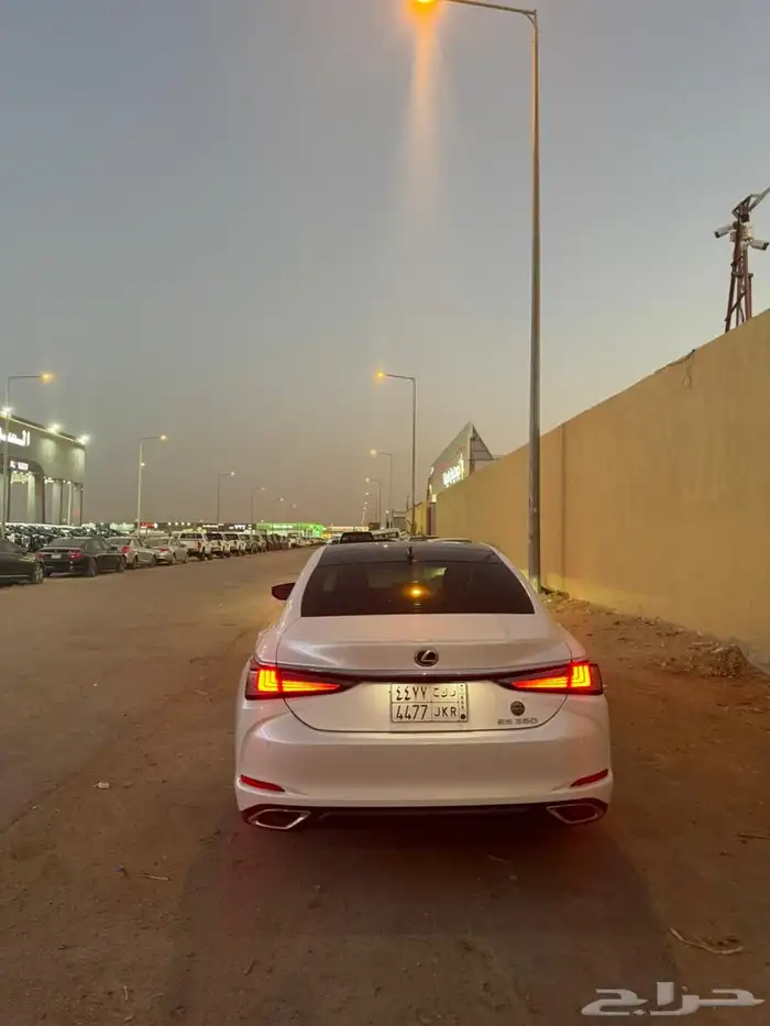 لكزس2025 3