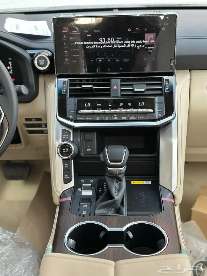 تويوتا لاندكروزر GXR L4 2025 لدى شركة عبدالمجيد الخضر 8