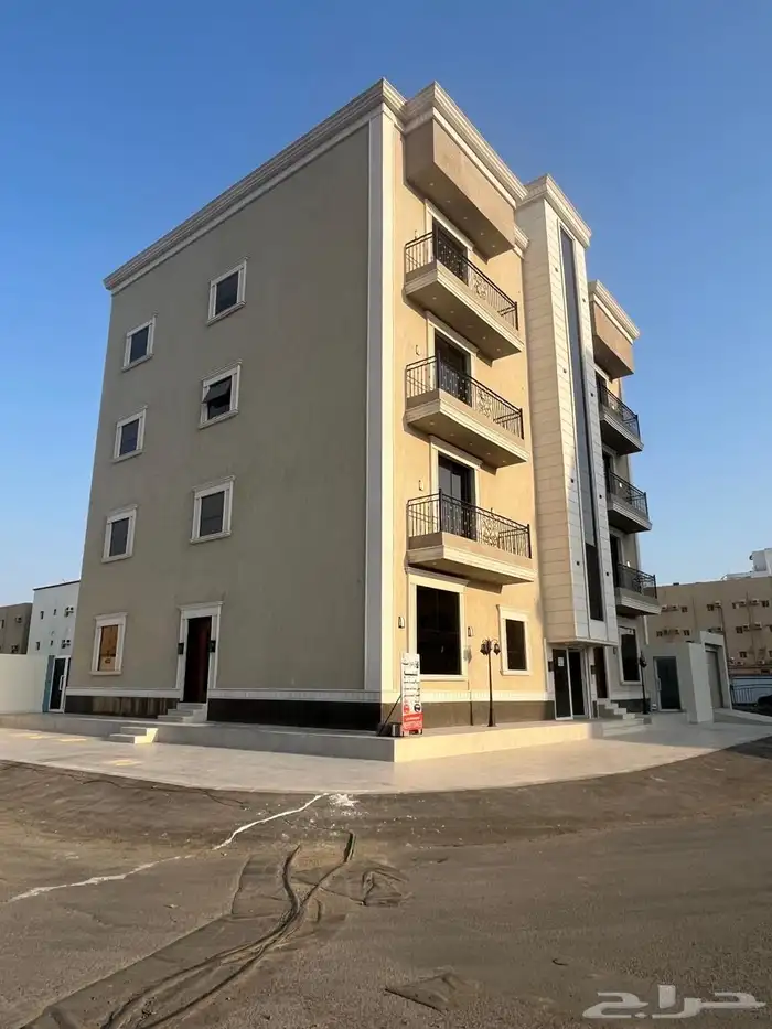 ادوار متكرره فاخرة للبيع بحي الصفا بمداخل خاصه وحوش للأرضي 1