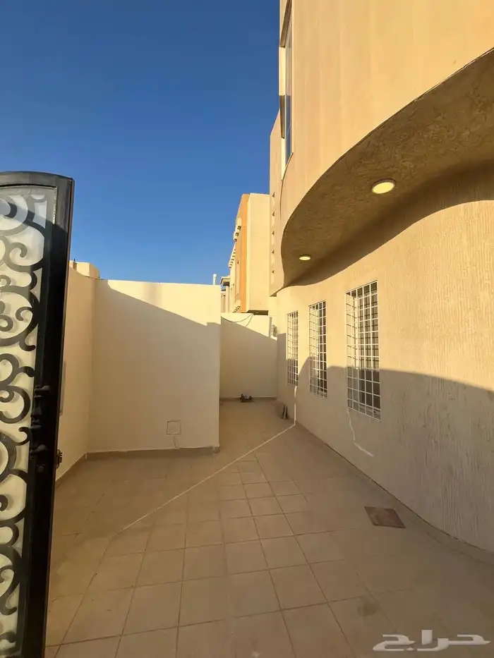 فيلا للبيع الشعلة 2