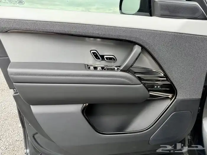 للبيع رانج روفر سبورت HSE موديل 2024 الوان مميز وسعر خرافي 12