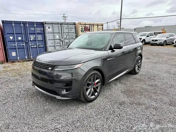 للبيع رانج روفر سبورت HSE موديل 2024 الوان مميز وسعر خرافي 3