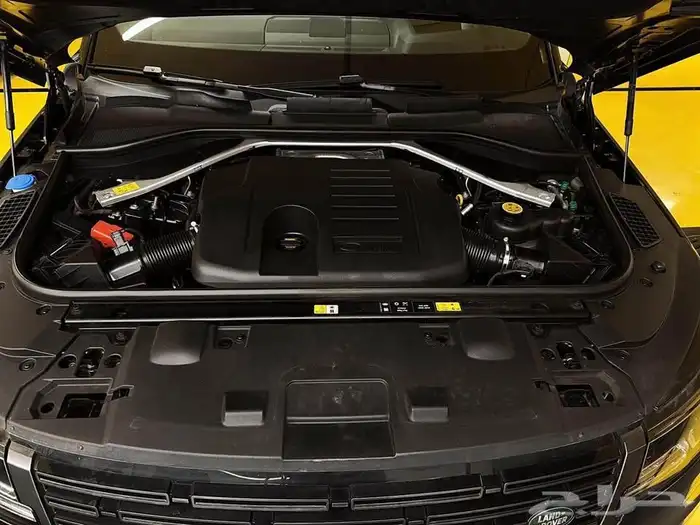 2024 رنج روفر سبورت 4