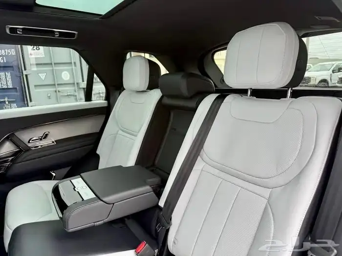 للبيع رانج روفر سبورت HSE موديل 2024 الوان مميز وسعر خرافي 5