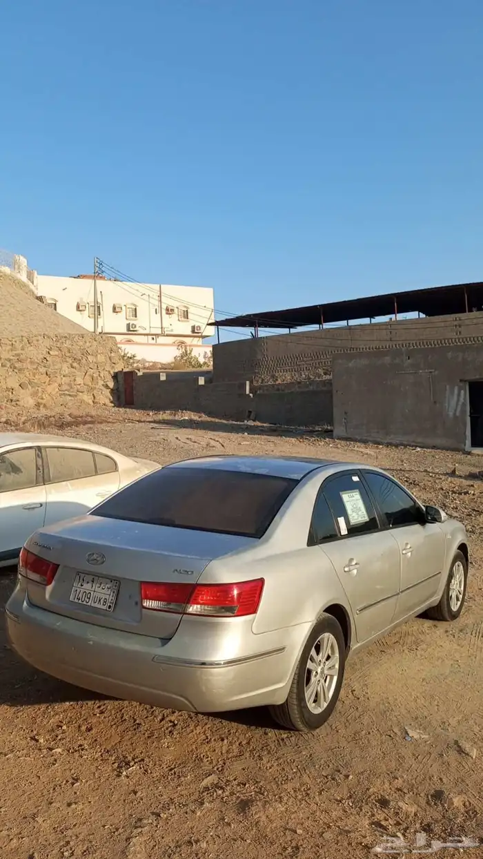 سلام عليكم سوناتا للبيع موديل 2009 السعر 15500 التواصل خاص 4
