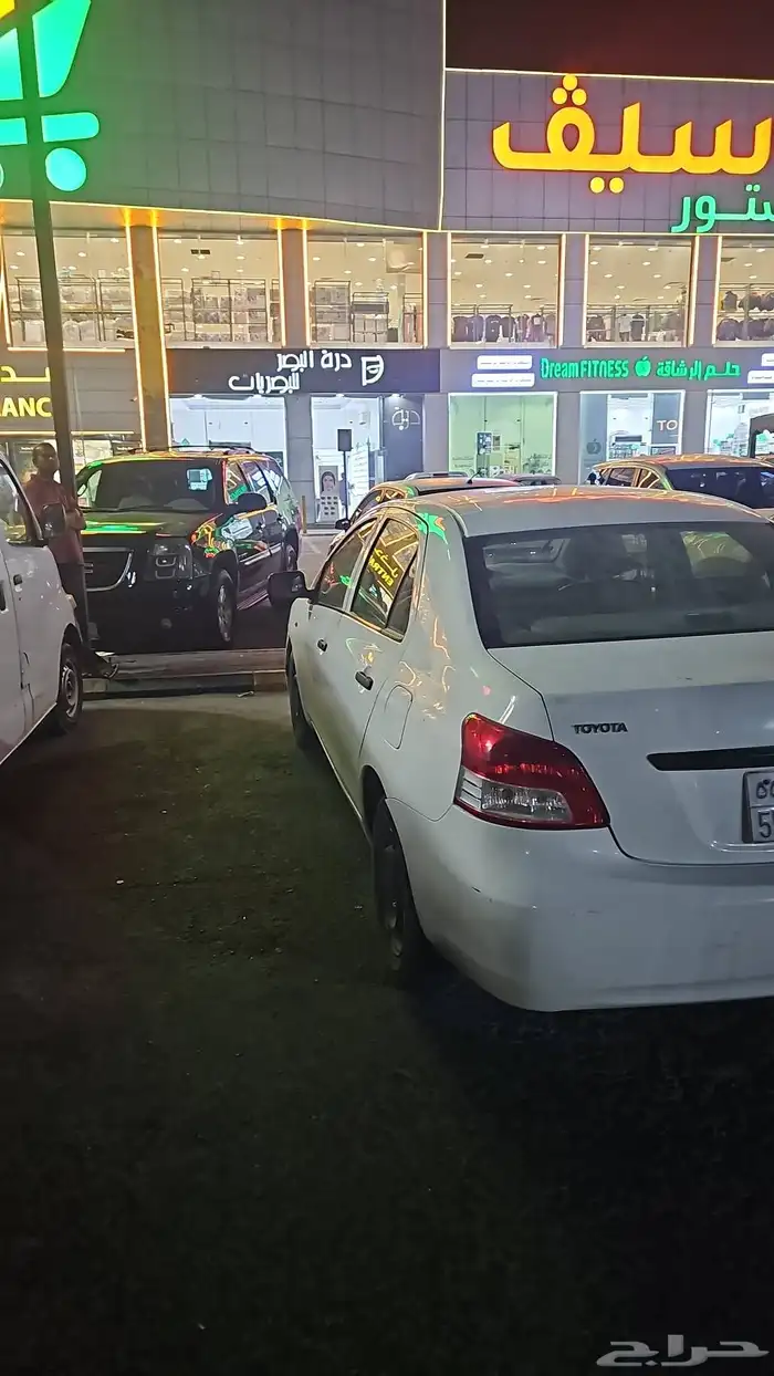 toyota yaris 2011 model urgent sale 3