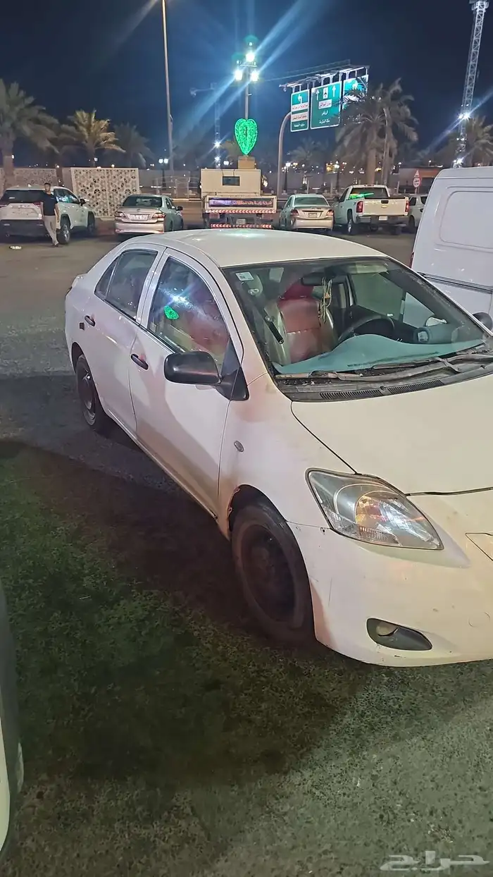 toyota yaris 2011 model urgent sale 5