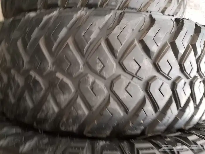 كفرات حجري كمل مقاس 285 70 17مع جنوط افجي مقاس 17 3