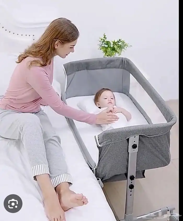 سرير اطفال وكرسي طعام اطفال ونطاطة بحالة ممتازة 1