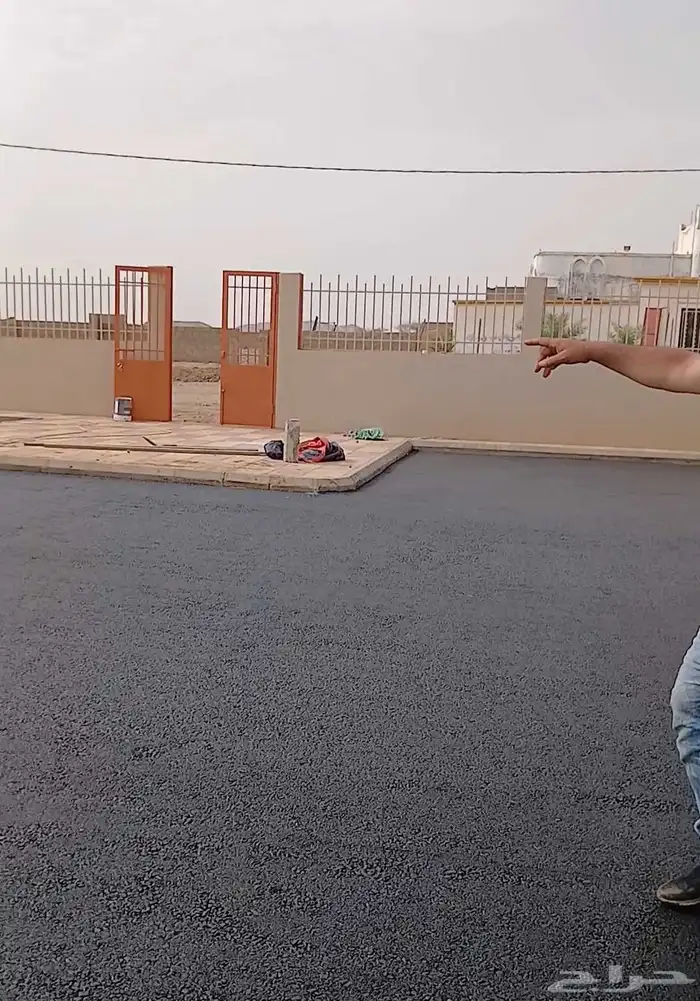 أبو صقر للجميع أعمال الاسفلت ودك الارضيات وطروق الفرعية والم 9