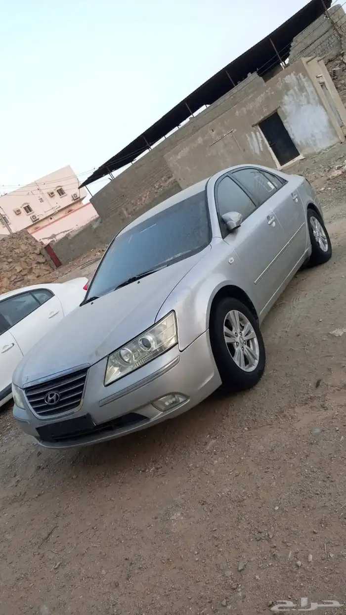 سلام عليكم سوناتا للبيع موديل 2009 السعر 15500 التواصل خاص 0