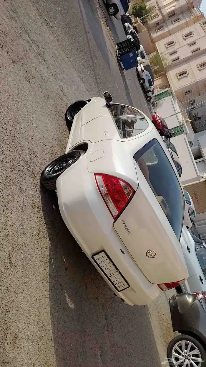 للبيع نيسان صني 2010 4