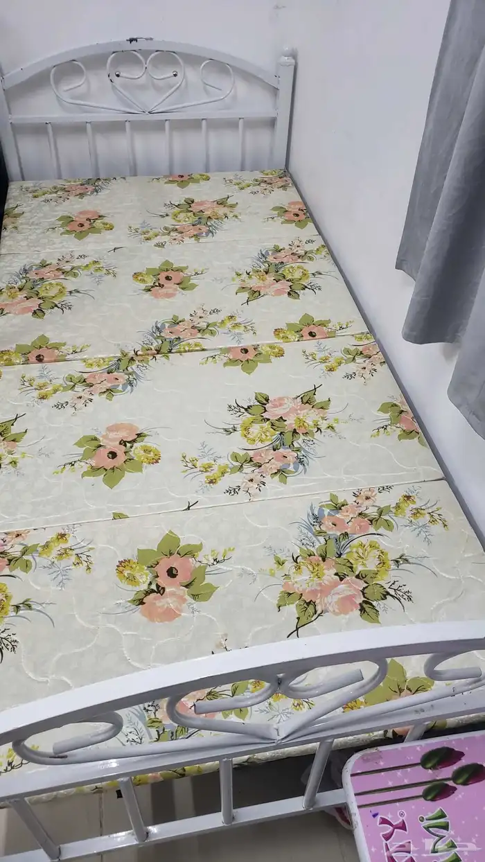 دولاب اكسسوارات بمراه مستلزمات اطفال هزاز سرير سكوتر وقلايه 35