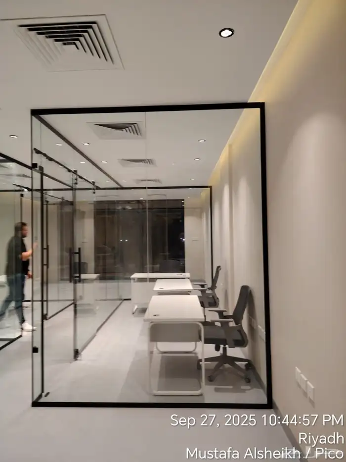 زجاج مكاتب سكوريت زجاج وجهات سكوريت تفصيل زجاج مكاتب سكوريت 4