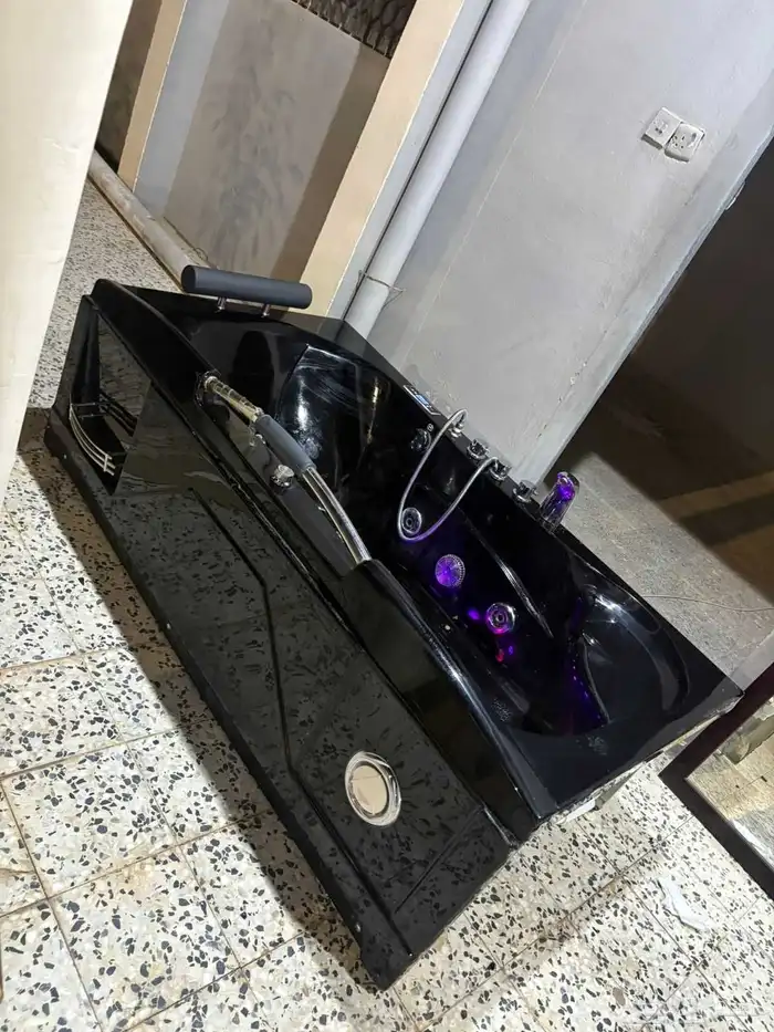 جاكوزي شبه جديد للبيع 2