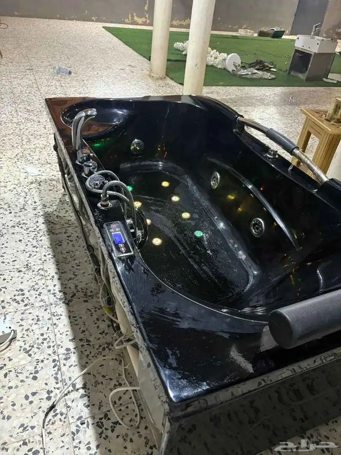 جاكوزي شبه جديد للبيع 3