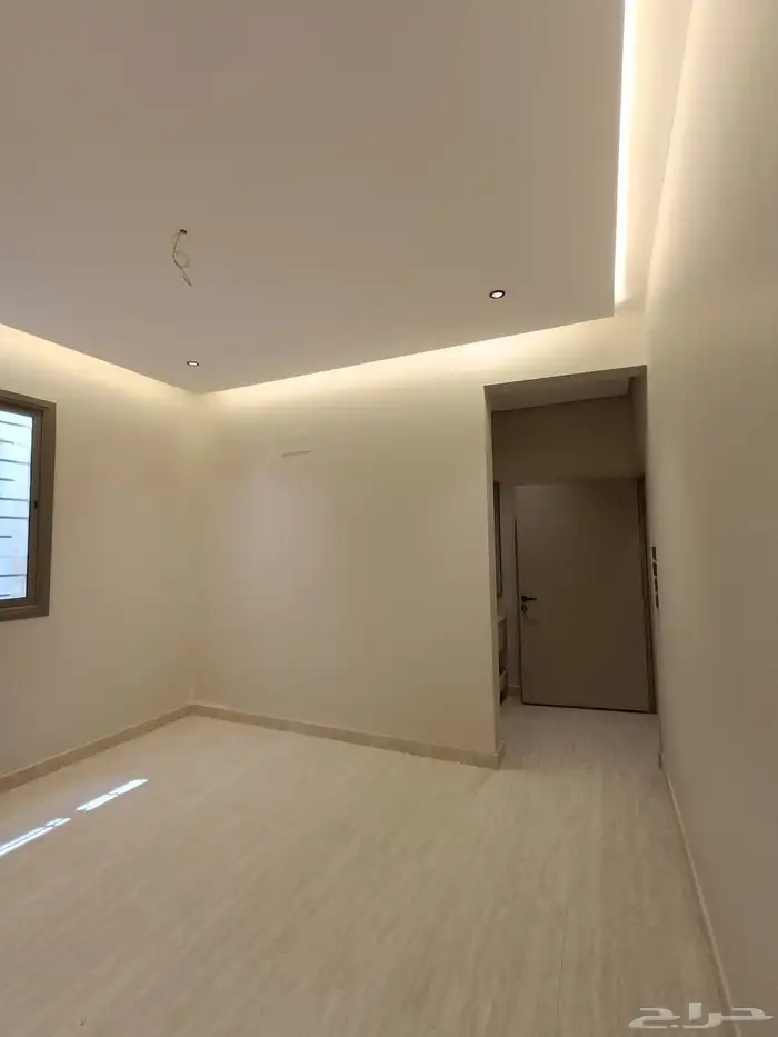 للبيع ادوار ارضيه وعلويه تشطيبات Vib بالقرب من نادي ضمك 11