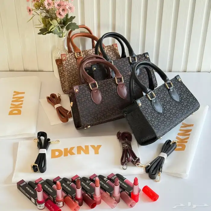 عرض 4شنط ماركه مع هدايا شامل التوصيل والشحن 0