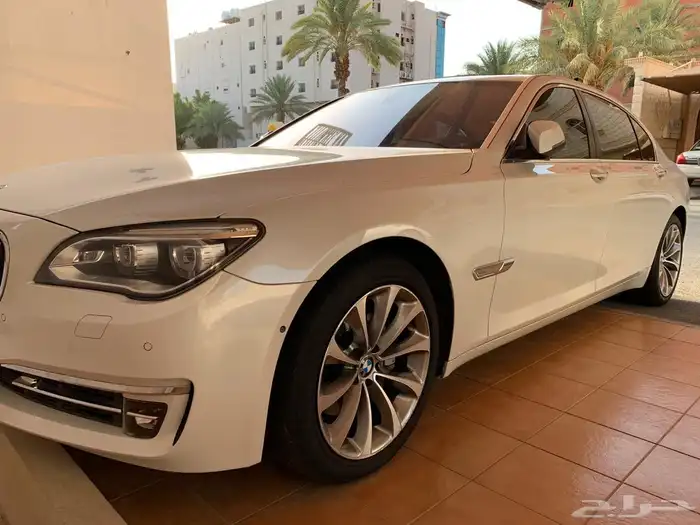 بي ام دبليو الموديل 2015 الفئة السابعة 730Li فل كامل 0